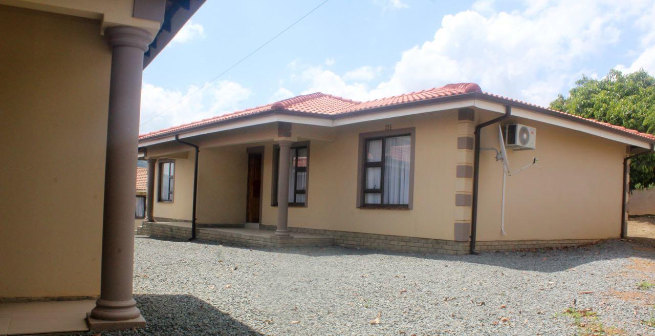 Mbopha Guest House Ulundi Esterno foto
